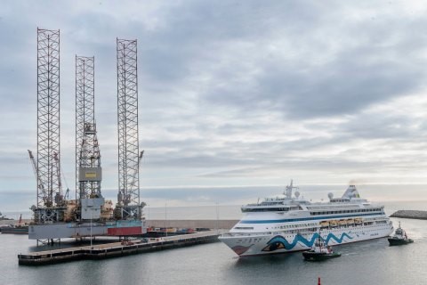 an image of a cruise ship berthed at Aberdeen harbour